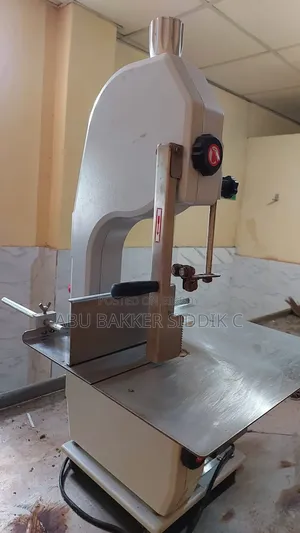 মাছ, মাংস কাটার মেশিন।