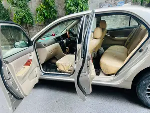 Toyota Corolla 1.5 Sedan Automatic 2002 Gold