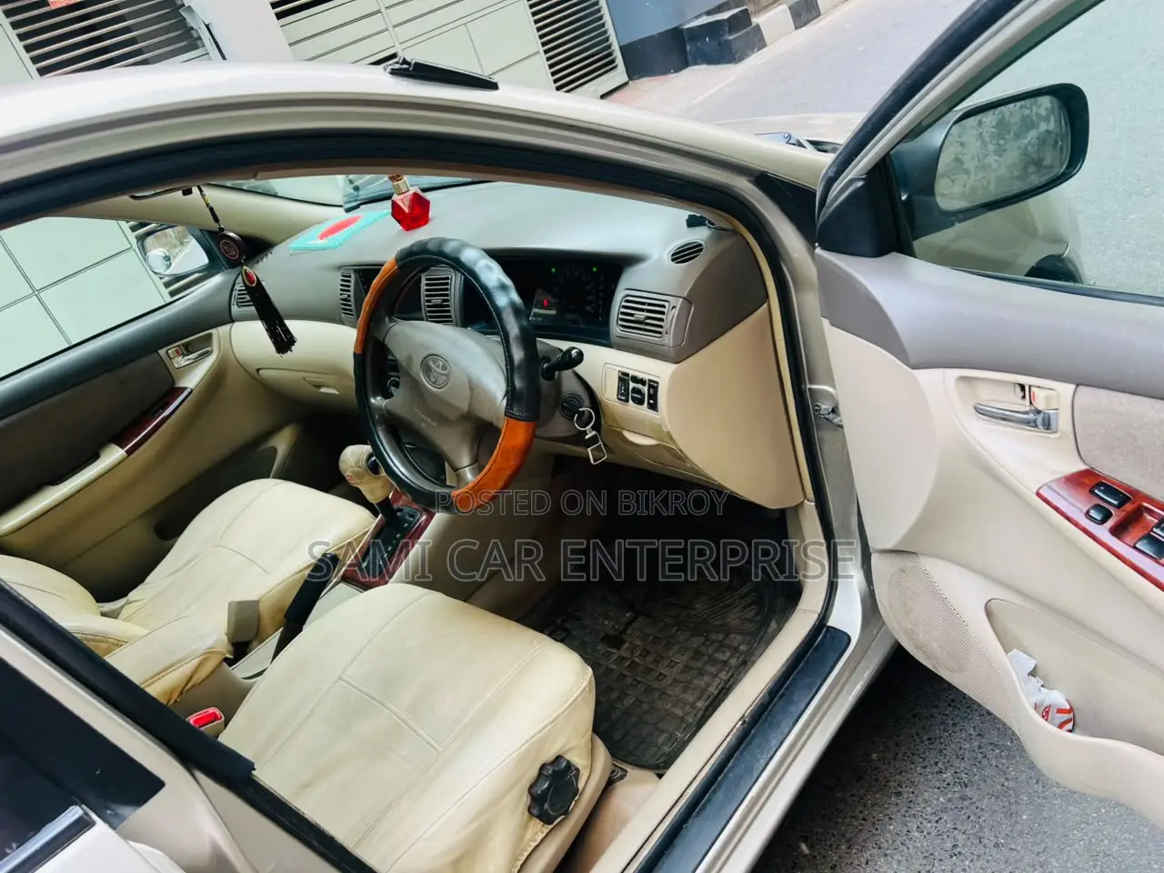 Toyota Corolla 1.5 Sedan Automatic 2002 Gold