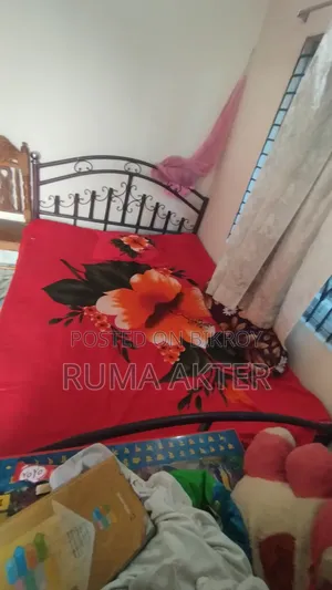 একটি লোহার খাট বিক্রি করা হবে