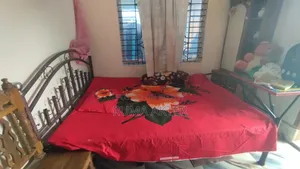 একটি লোহার খাট বিক্রি করা হবে