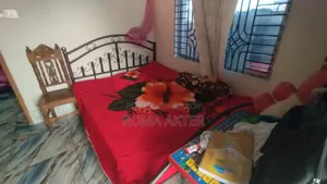 একটি লোহার খাট বিক্রি করা হবে