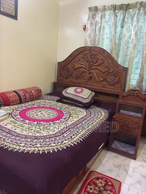আকর্ষণীয় সেগুন কাঠের খাট