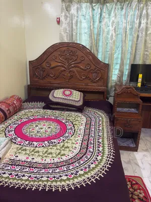 আকর্ষণীয় সেগুন কাঠের খাট