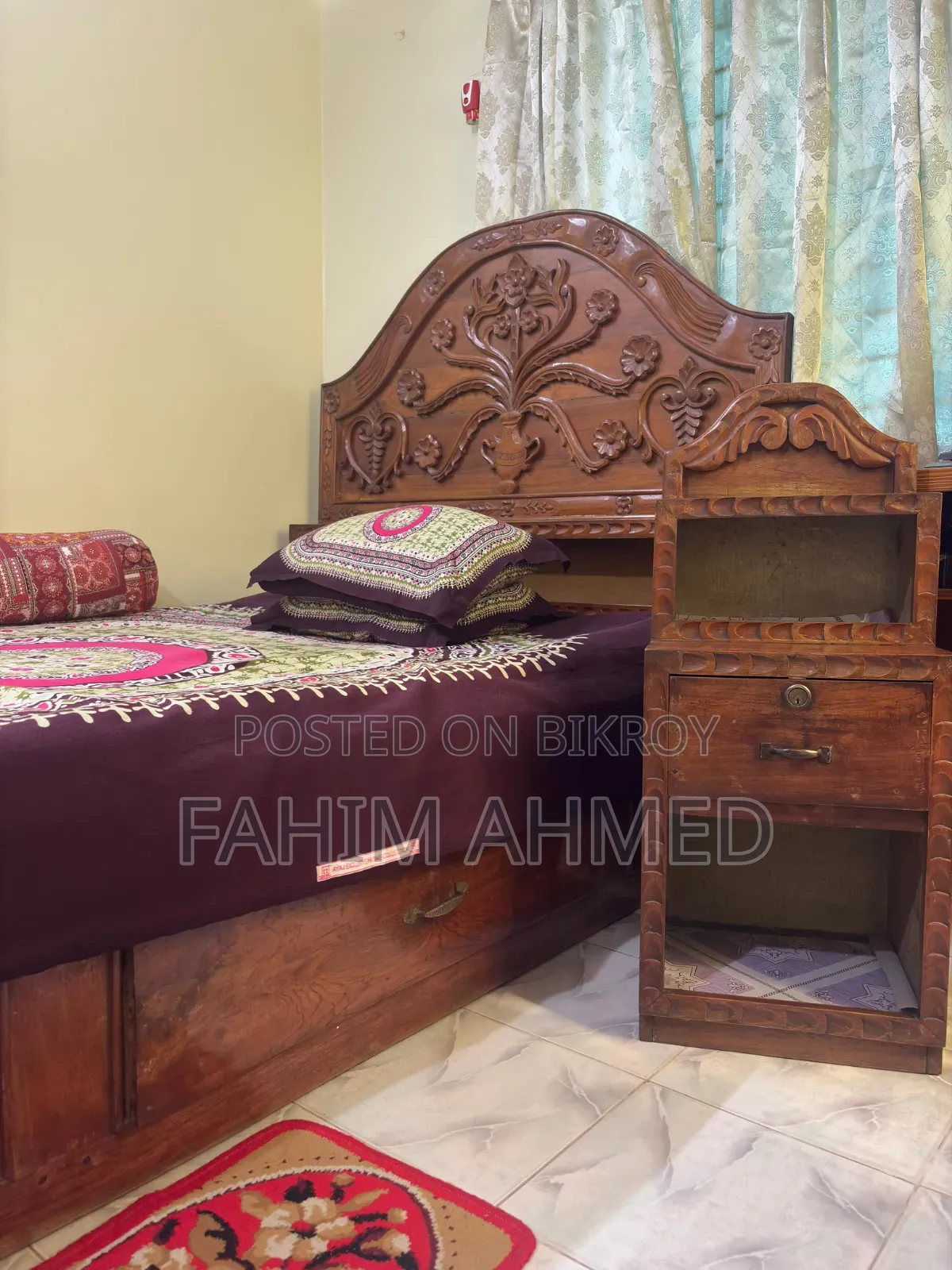 আকর্ষণীয় সেগুন কাঠের খাট