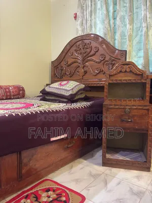 আকর্ষণীয় সেগুন কাঠের খাট