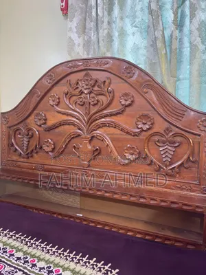 আকর্ষণীয় সেগুন কাঠের খাট
