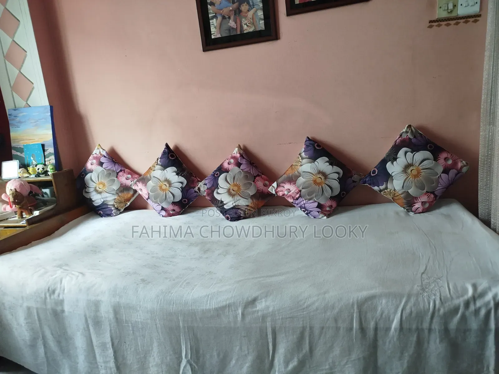 Single Bed With Mattress. Shegun Wood. Length: 3×7 Feet.