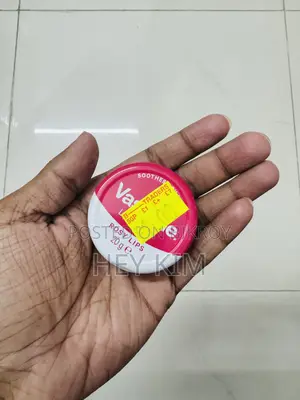 Vaseline Lip Therapy (500ml)
