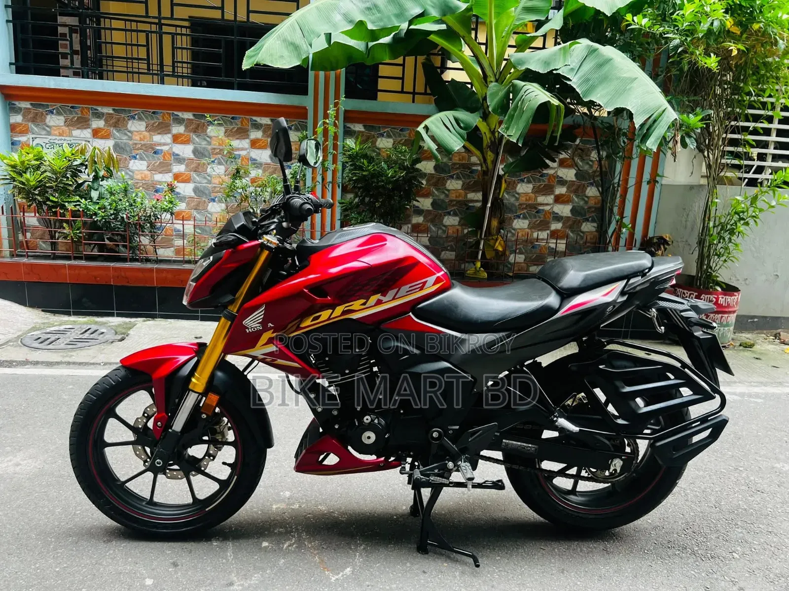 Honda Hornet 2025 Red