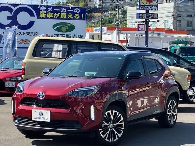 Toyota Yaris Cross 1.5 Hybrid FWD 2022 Red