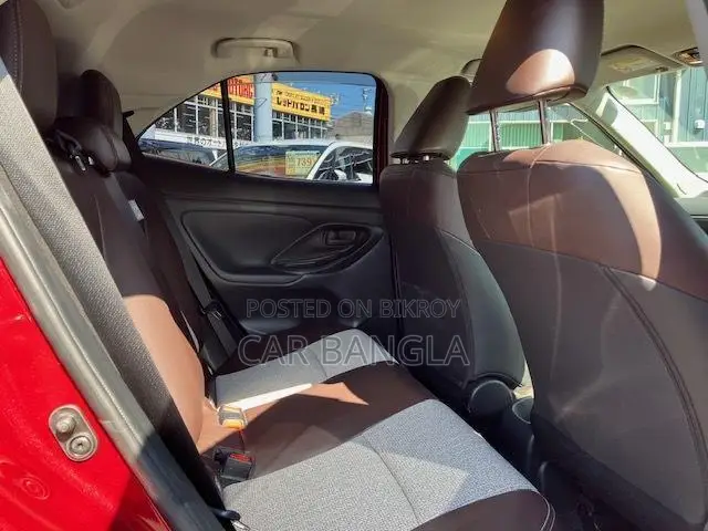 Toyota Yaris Cross 1.5 Hybrid FWD 2022 Red