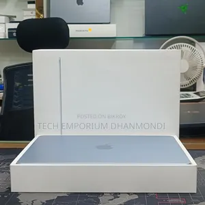 ল্যাপটপ অ্যাপল ম্যাকবুক এয়ার ২০২৫ এম৪ ১৩-ইঞ্চি ১৬জিবি অ্যাপল এম৪ এসএসডি ৫১২জিবি