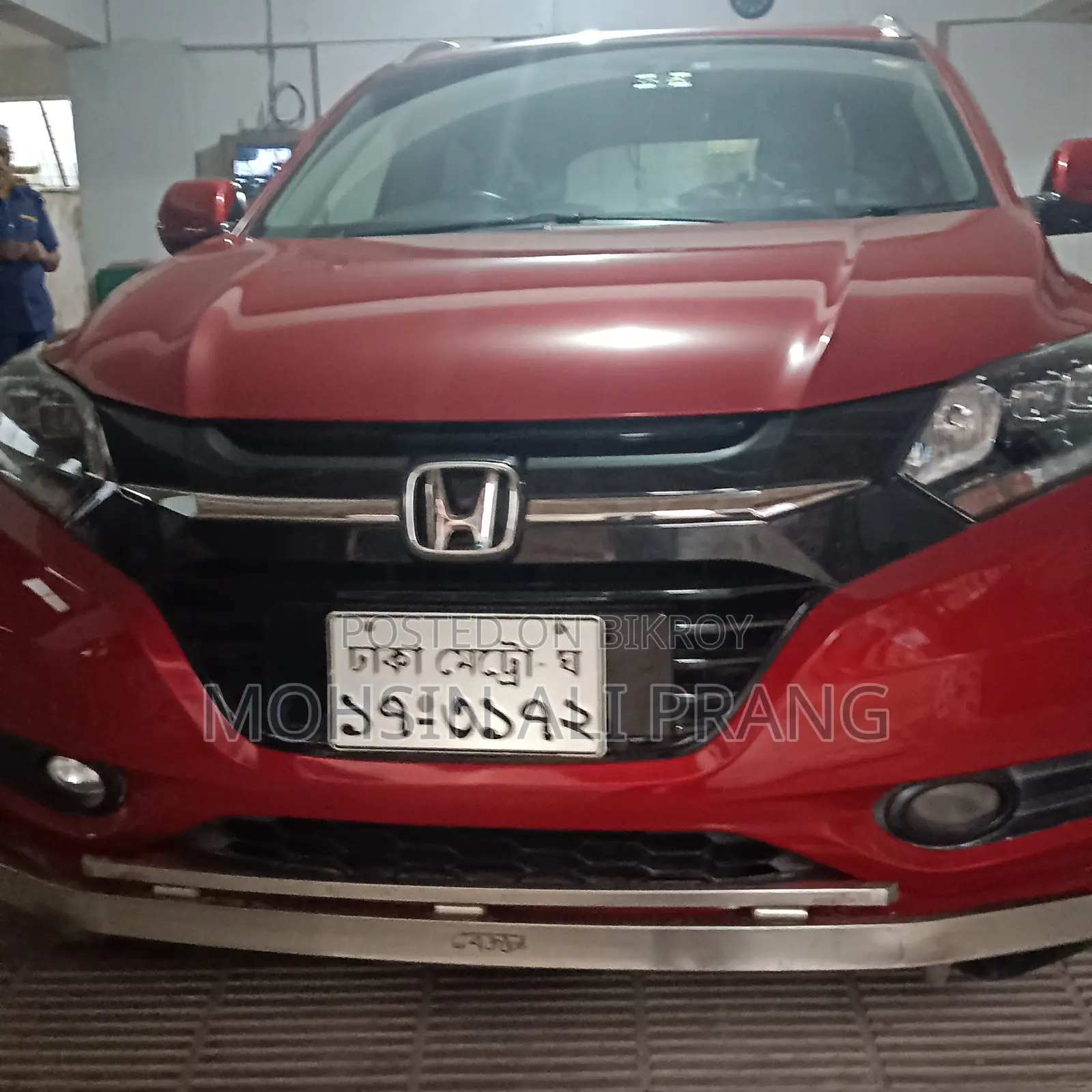 হোন্ডা ভেজেল ১.৫ হাইব্রিড ২ডব্লিউডি ২০১৫ লাল