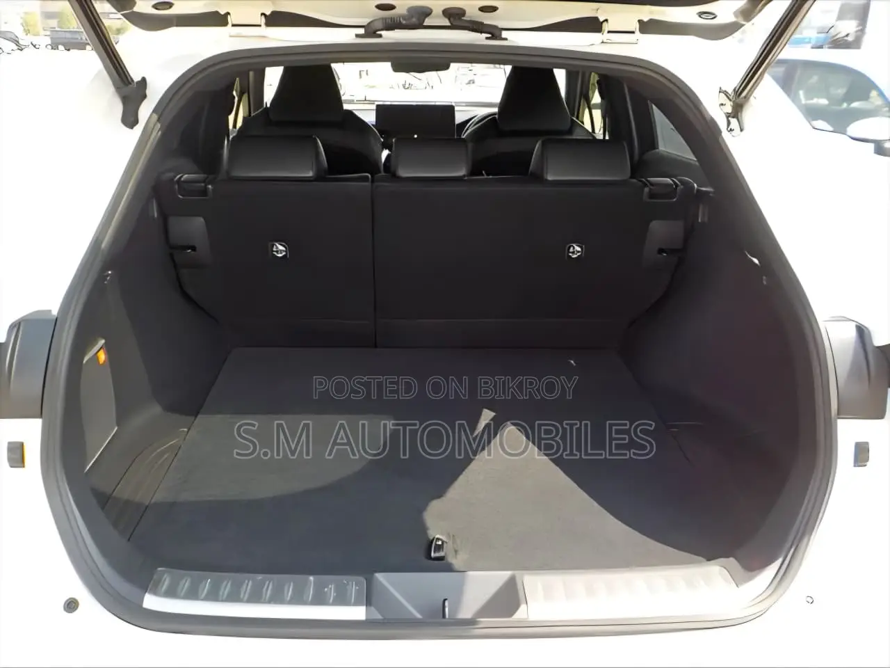 Toyota Harrier 2.5 Hybrid 2020 হোয়াইট