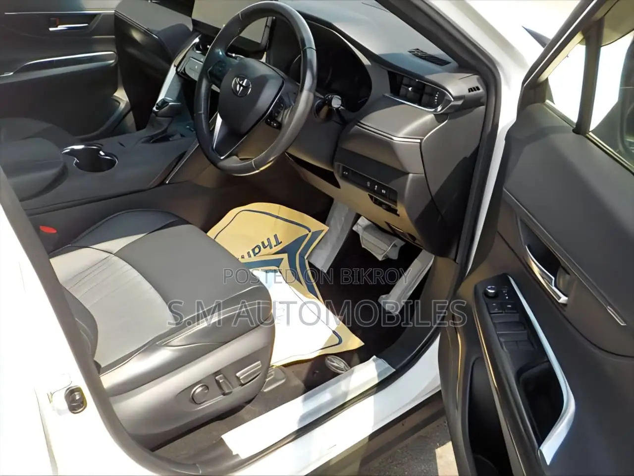 Toyota Harrier 2.5 Hybrid 2020 হোয়াইট