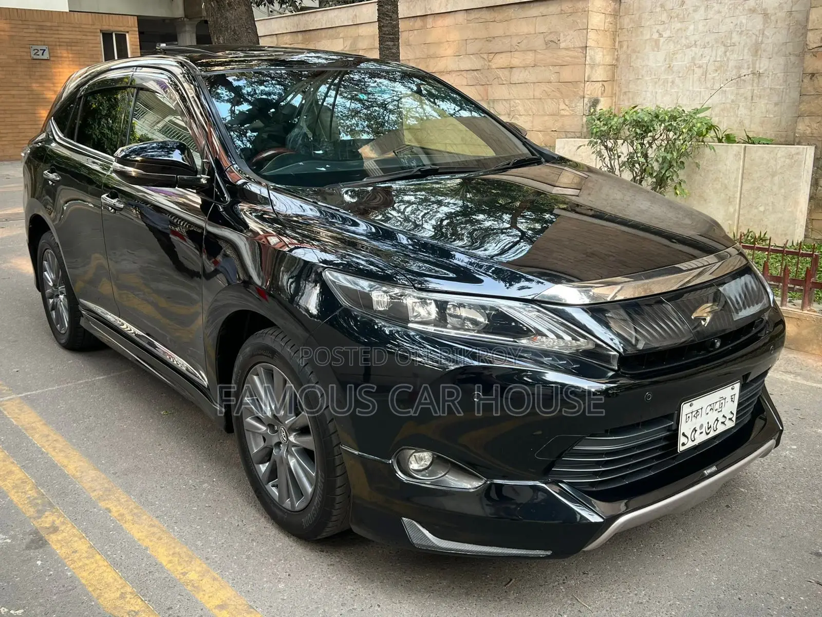 Toyota Harrier 2.0 4WD 2015 Black