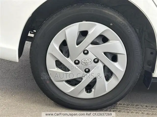 Toyota Corolla Fielder 1.5 Hybrid FWD 2021 White