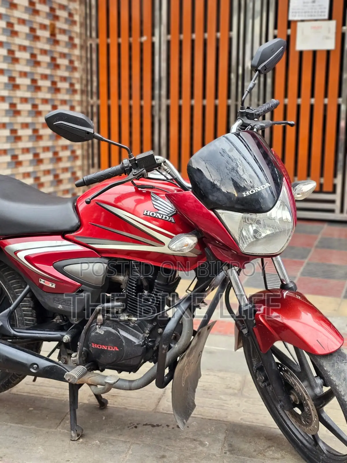 Honda CB 2017 Red