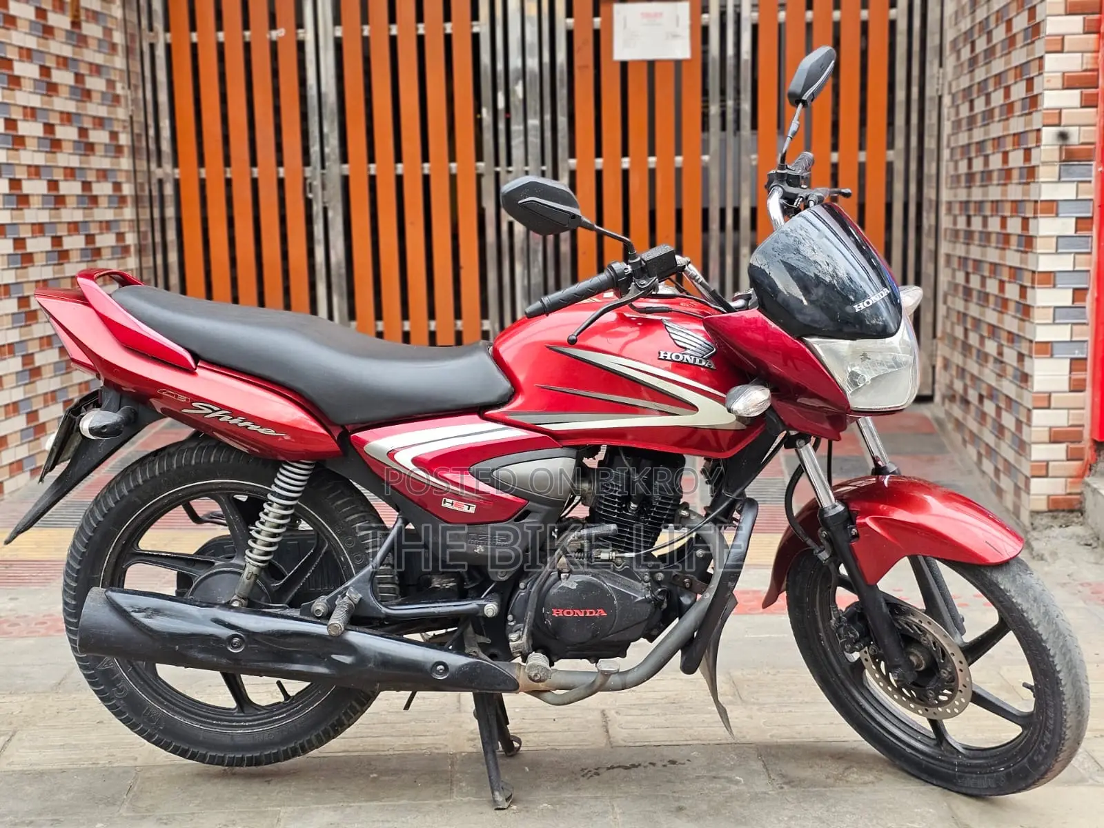 Honda CB 2017 Red