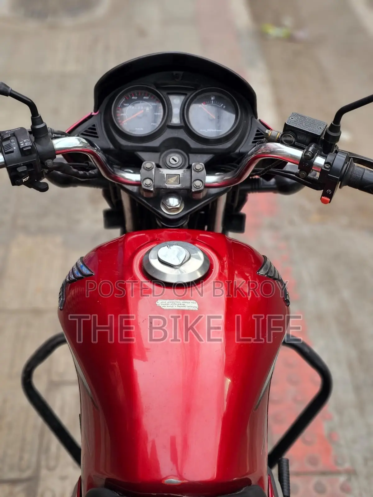 Honda CB 2017 Red