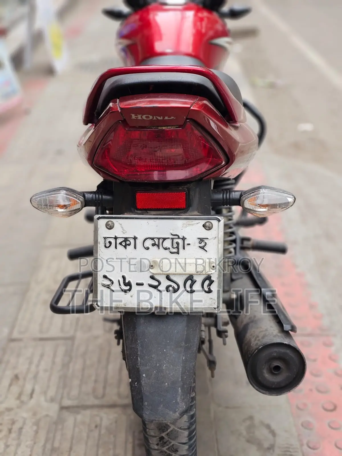 Honda CB 2017 Red