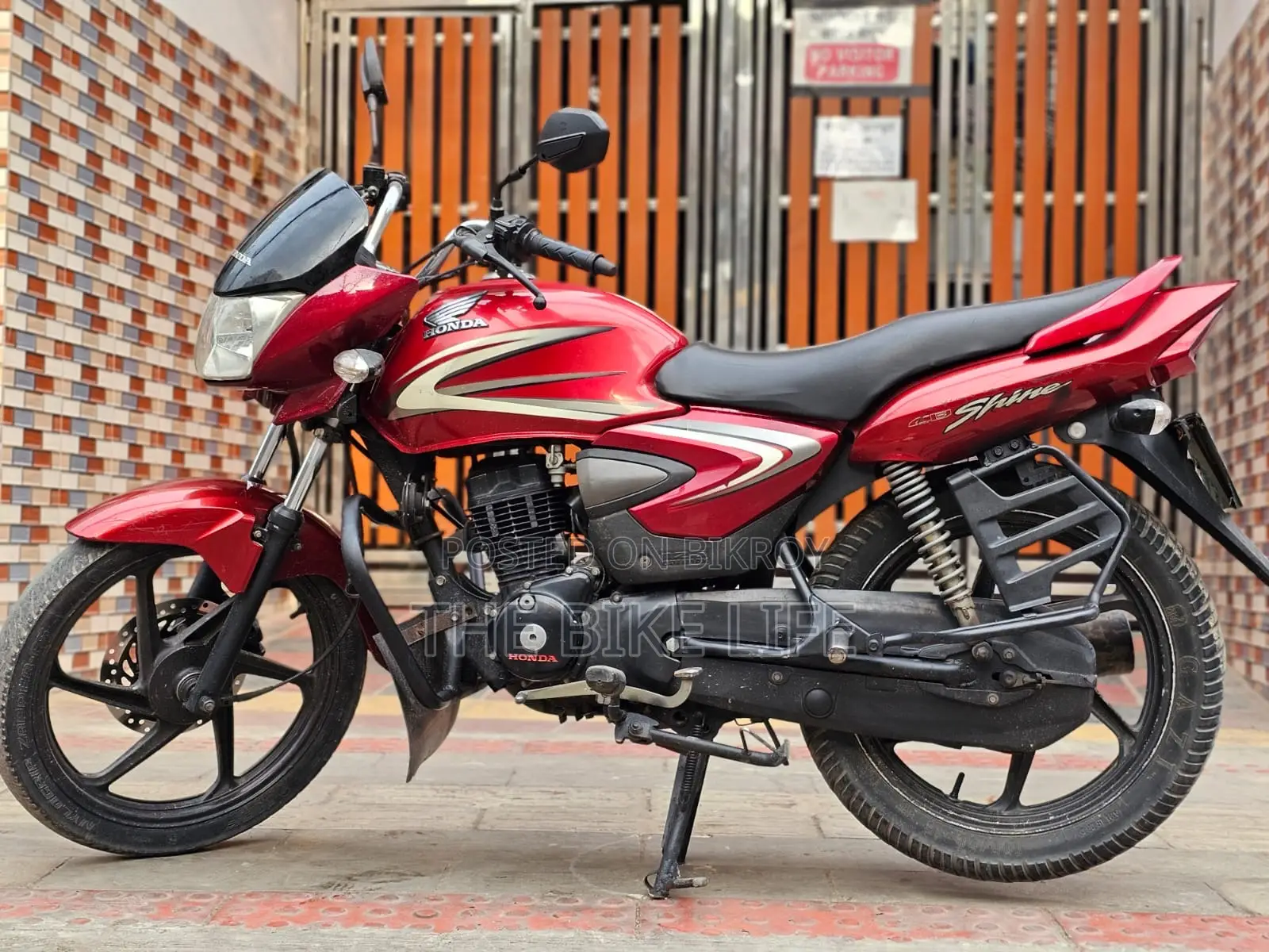 Honda CB 2017 Red
