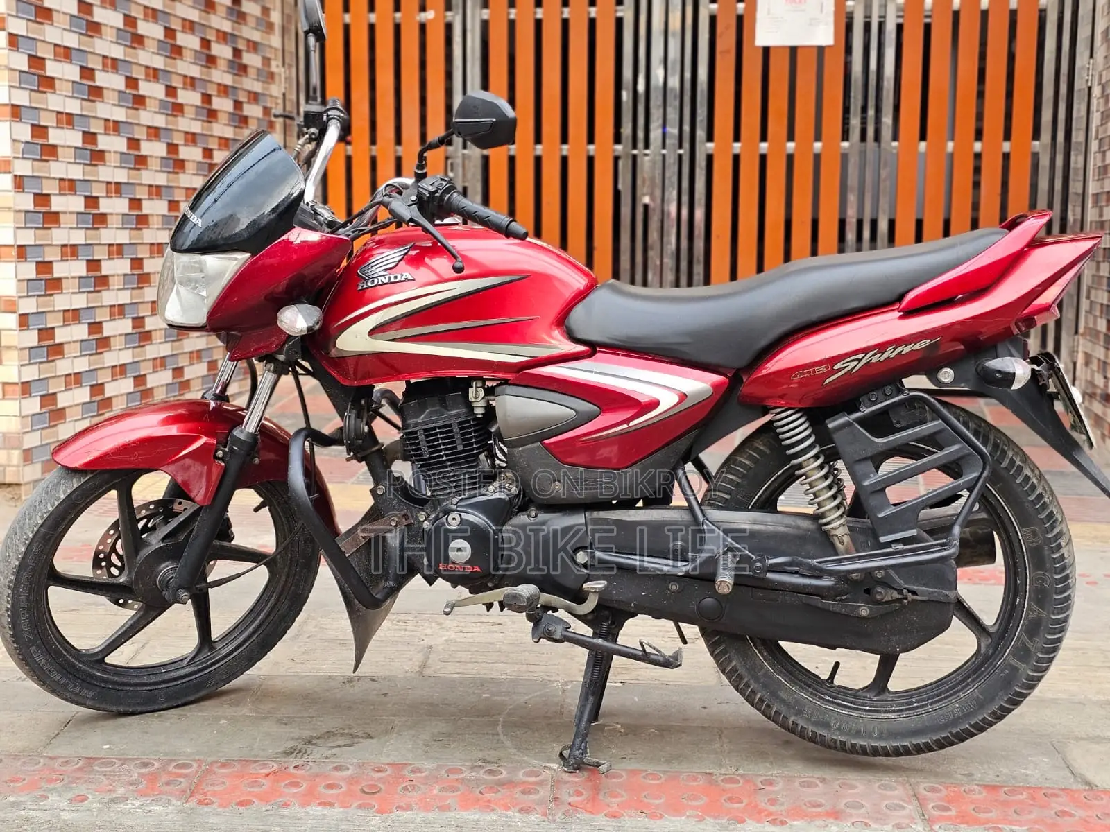 Honda CB 2017 Red