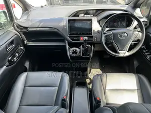 Toyota Esquire 2.0 FWD (8 Seater) 2021 Black