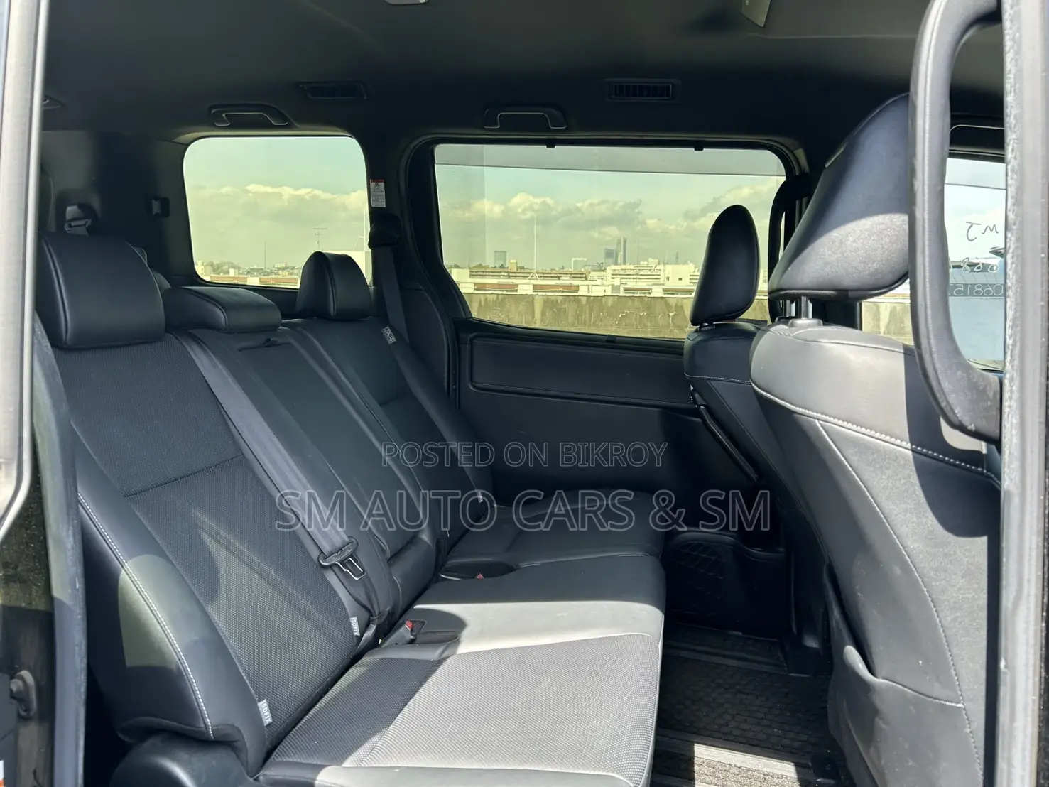 Toyota Esquire 2.0 FWD (8 Seater) 2021 Black