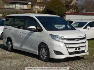 Toyota Noah 1.8 FWD Hybrid (7 seater) 2021 White