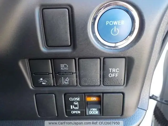 Toyota Noah 1.8 FWD Hybrid (7 seater) 2021 White