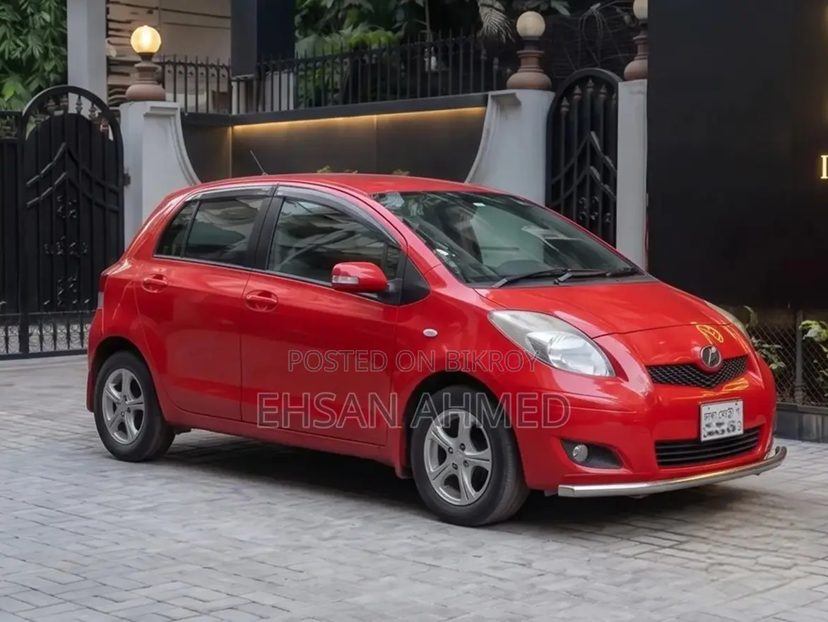 Toyota Vitz 2009 Red