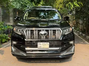 Toyota Land Cruiser Prado 2.7 2022 Black
