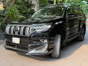Toyota Land Cruiser Prado 2.7 2022 Black