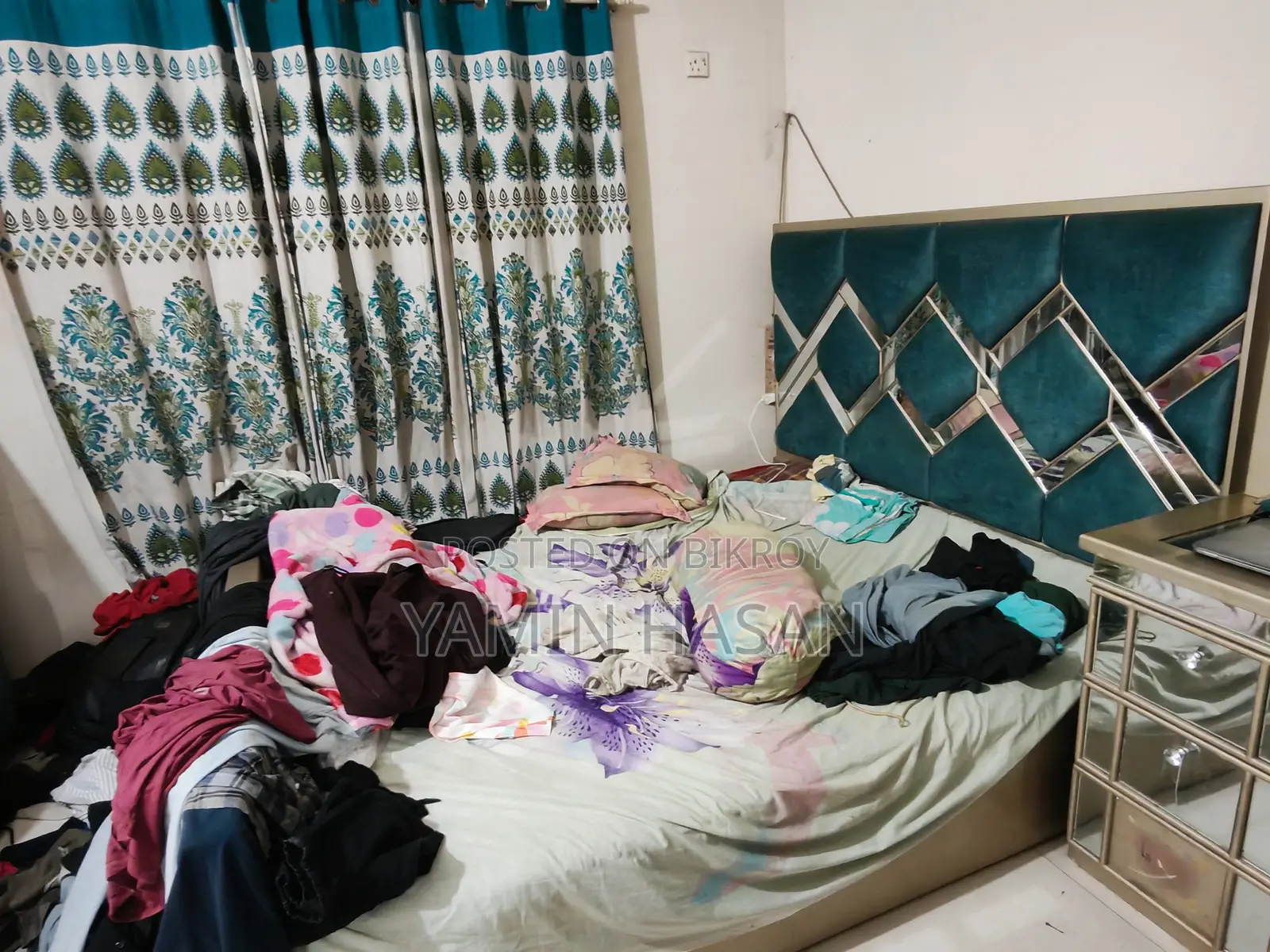 Bed for Sale - Kazipara Metro Station