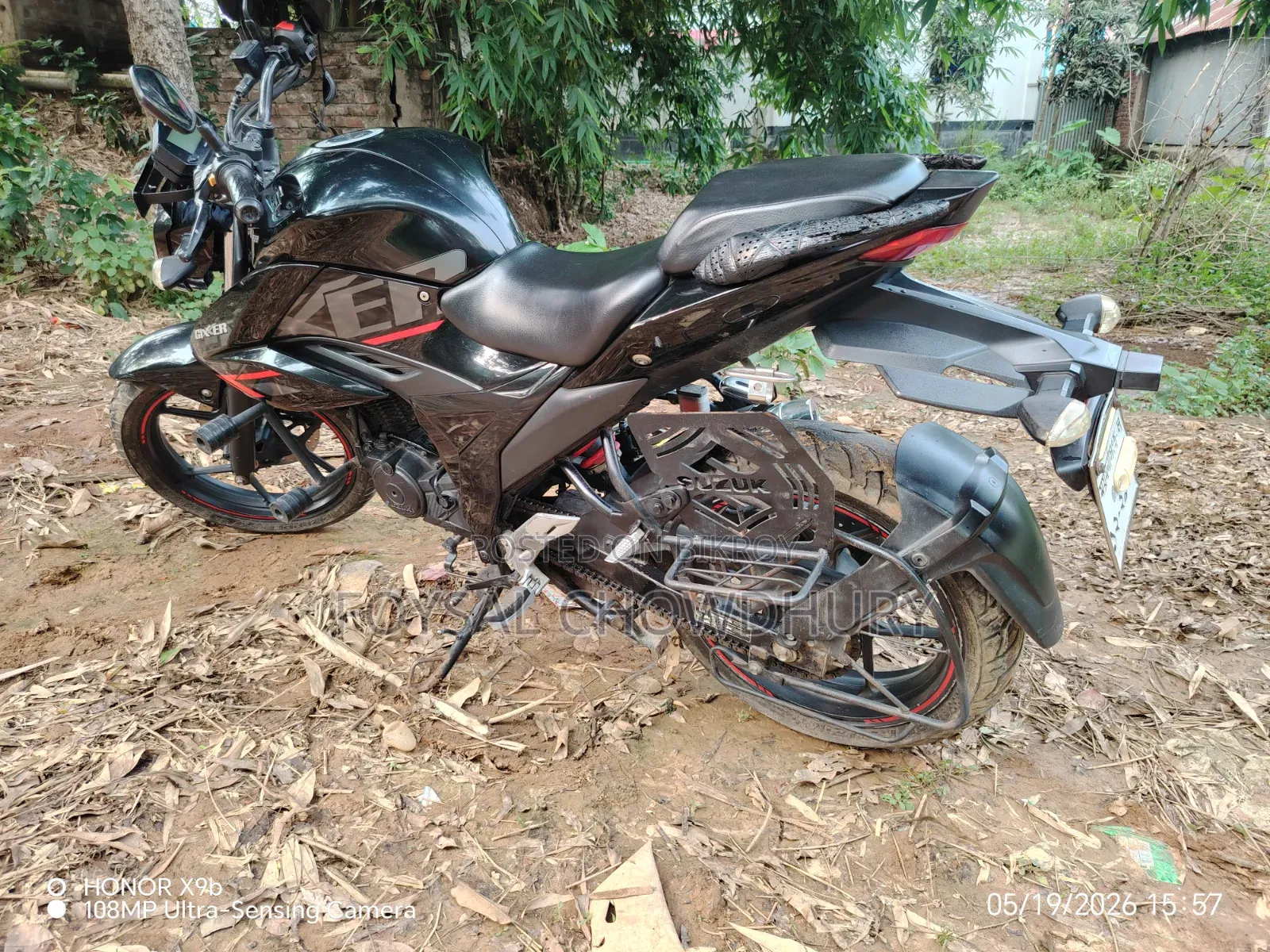 সুজুকি ২০২১ কালো
