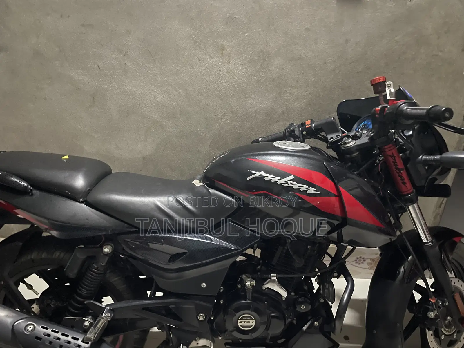Bajaj Pulsar 150 2023 Red