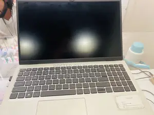 Laptop Dell Latitude 3520 24GB Intel Core I5 SSD 1T