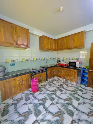 Furnished 5bdrm Duplex in Uposohor, Uposhohor for Rent