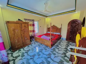 Furnished 5bdrm Duplex in Uposohor, Uposhohor for Rent