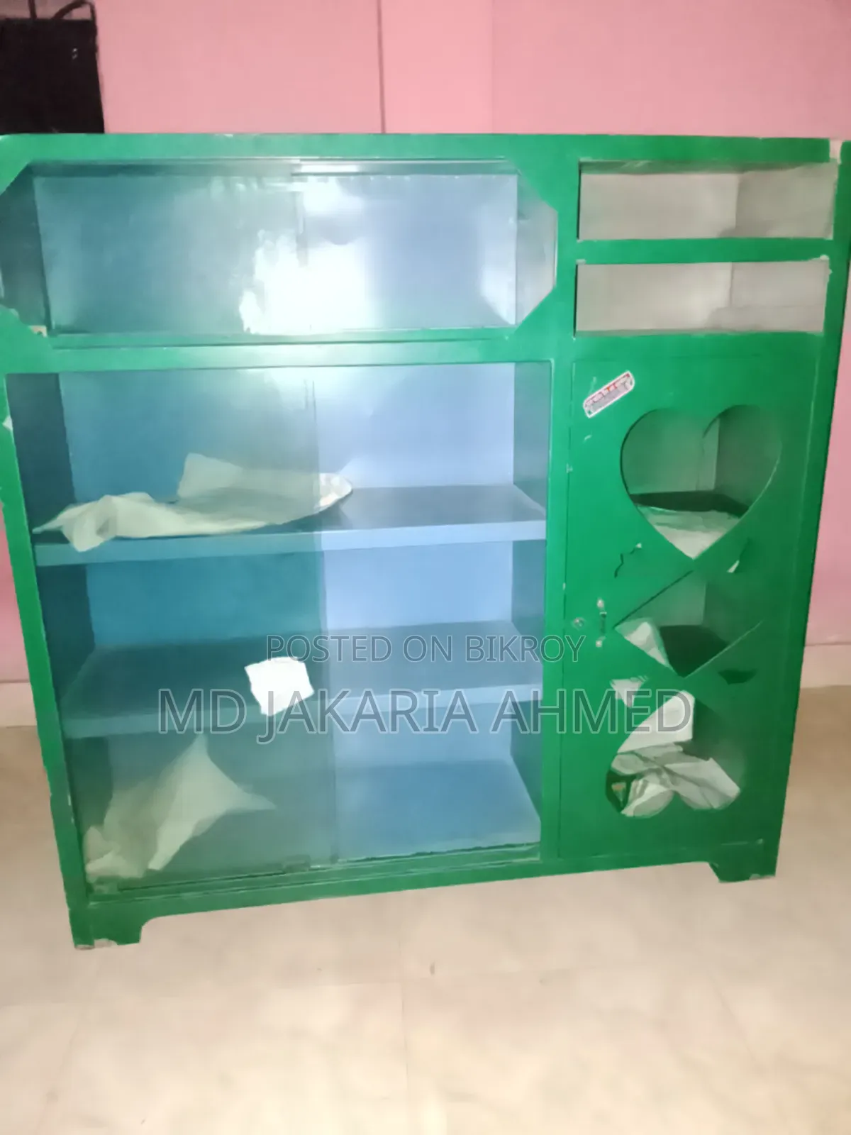 সোকেজটি বাসায় জায়গা হয়না তাই বিক্রি করছি