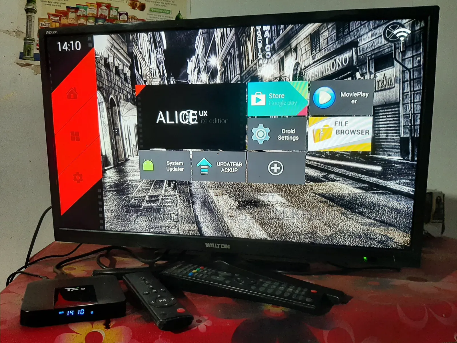 Walton 17-inch Monitor with Smart TV Card