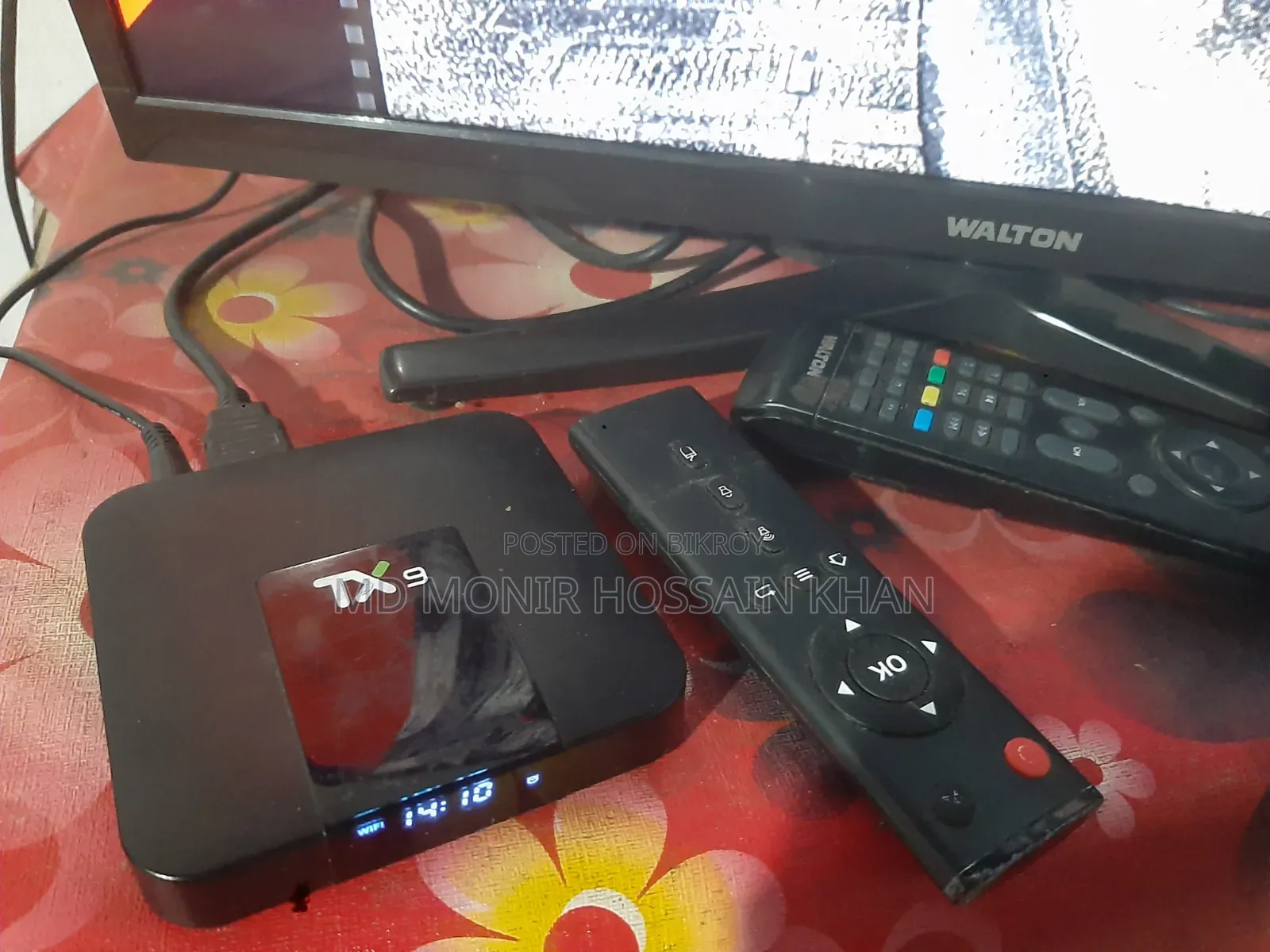 Walton 17-inch Monitor with Smart TV Card