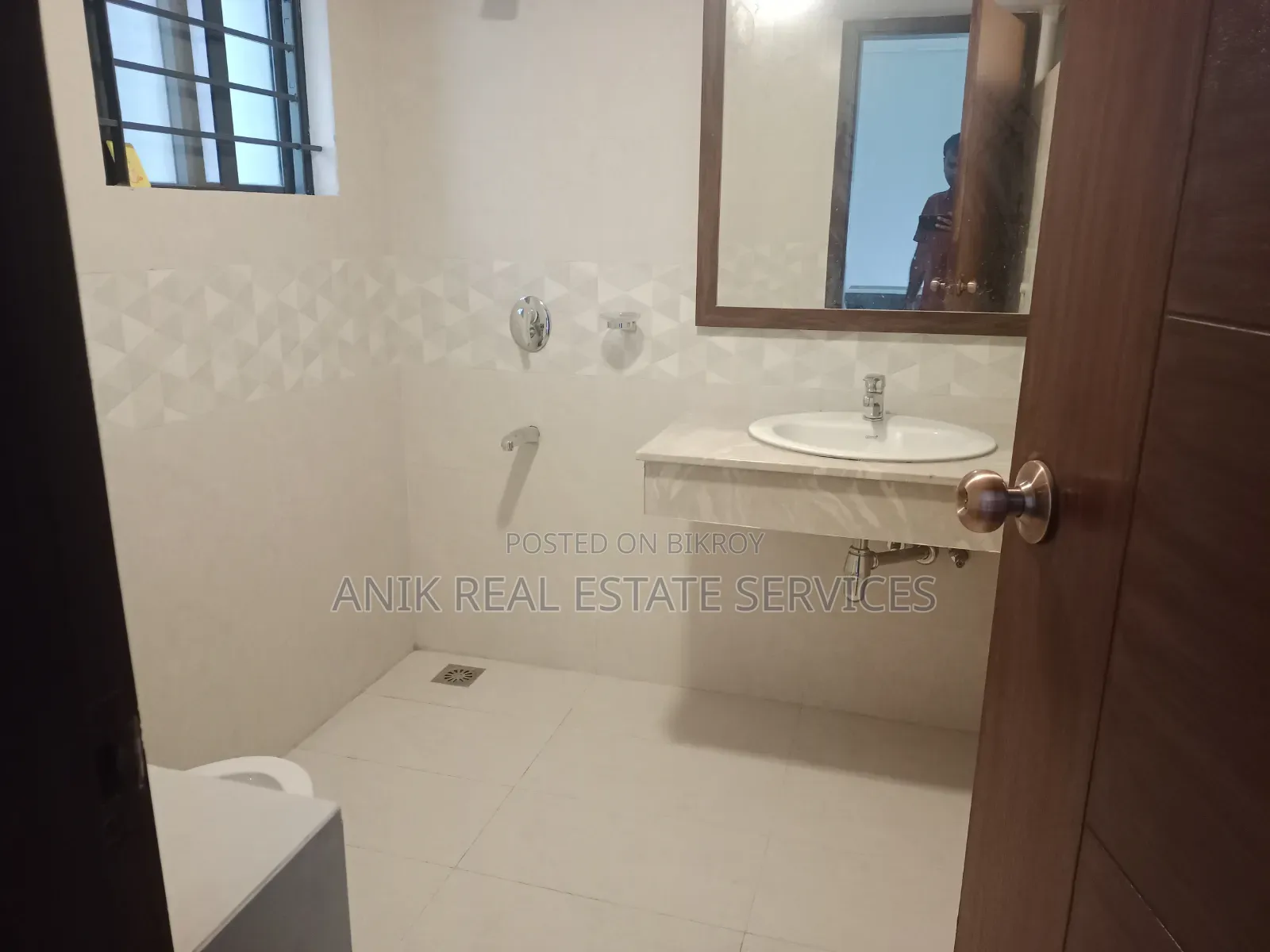 New Modern Office Space for Rent in Banani