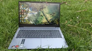 Lenovo Ideapad 3 8GB AMD Ryzen 3 SSD 512GB Laptop