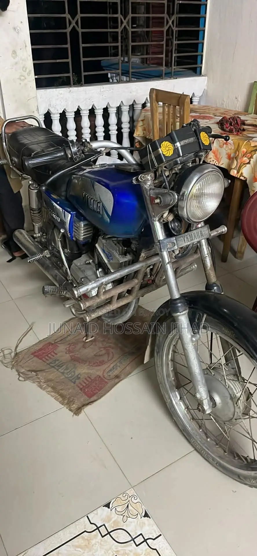 Yamaha 2000 Blue
