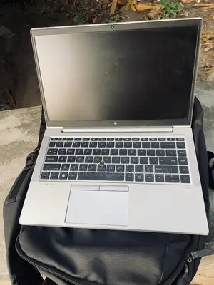Laptop HP EliteBook 845 G7 8GB AMD Ryzen 3 SSD 256GB