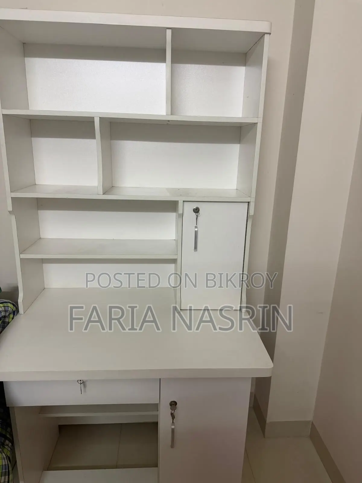 Modern Study Table