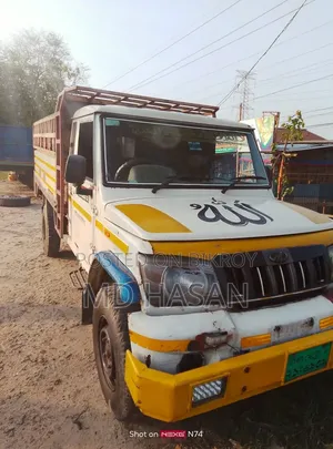 Mahindra (9f)